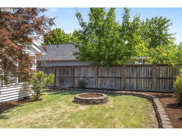 2391 N KAMIAKAN Dr, Cornelius, OR 97113