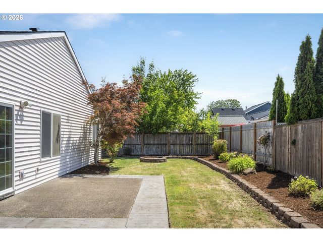 2391 N KAMIAKAN Dr, Cornelius, OR 97113