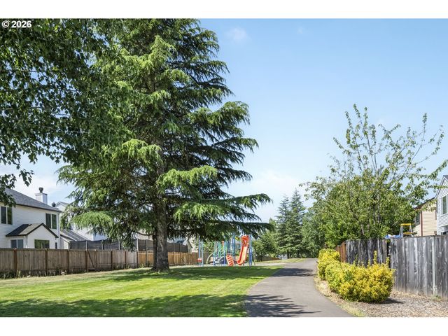 2391 N KAMIAKAN Dr, Cornelius, OR 97113