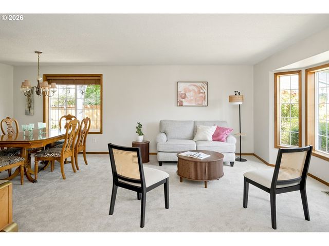 2391 N KAMIAKAN Dr, Cornelius, OR 97113