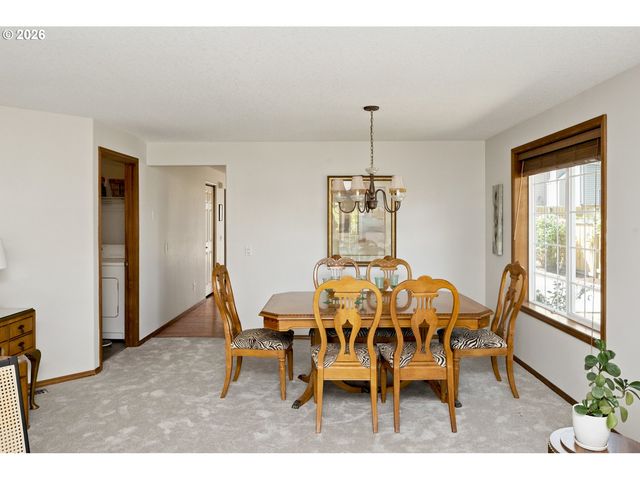 2391 N KAMIAKAN Dr, Cornelius, OR 97113