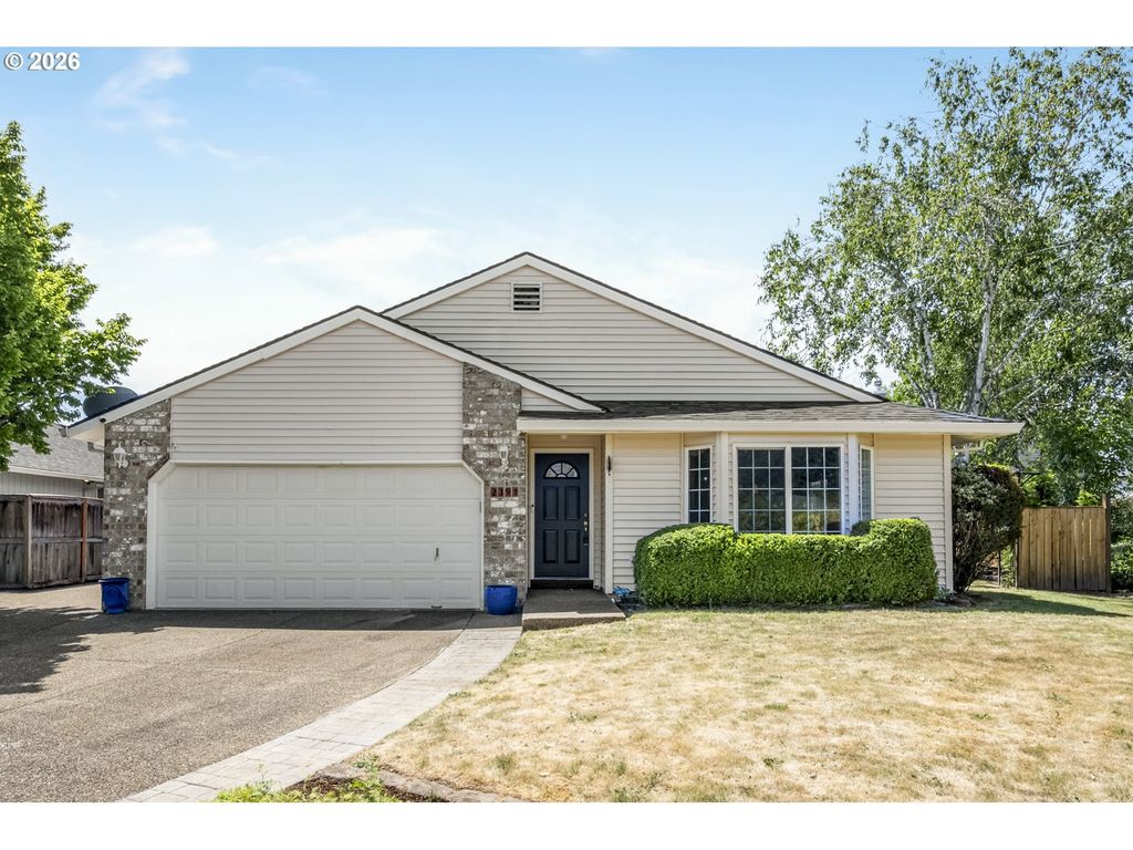2391 N KAMIAKAN Dr, Cornelius, OR 97113