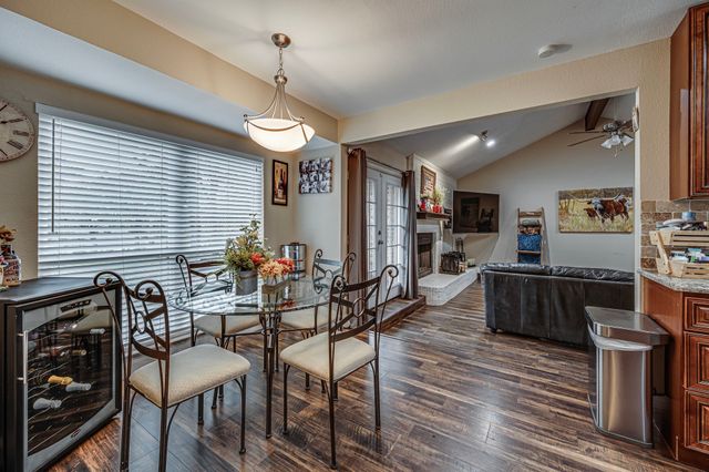 211 Willow Creek Court, Mansfield, TX 76063