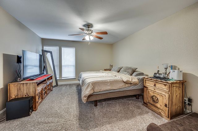 211 Willow Creek Court, Mansfield, TX 76063