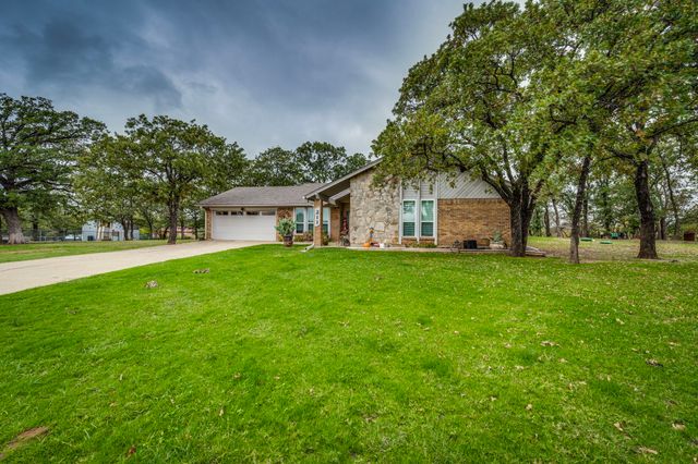 211 Willow Creek Court, Mansfield, TX 76063