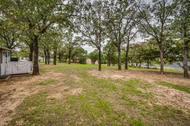 211 Willow Creek Court, Mansfield, TX 76063