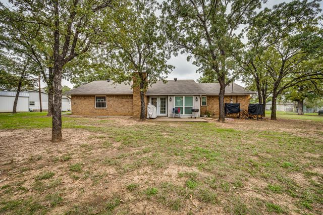 211 Willow Creek Court, Mansfield, TX 76063