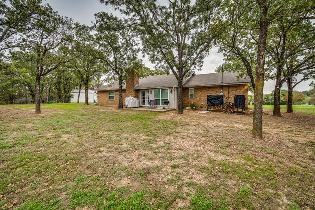 211 Willow Creek Court, Mansfield, TX 76063