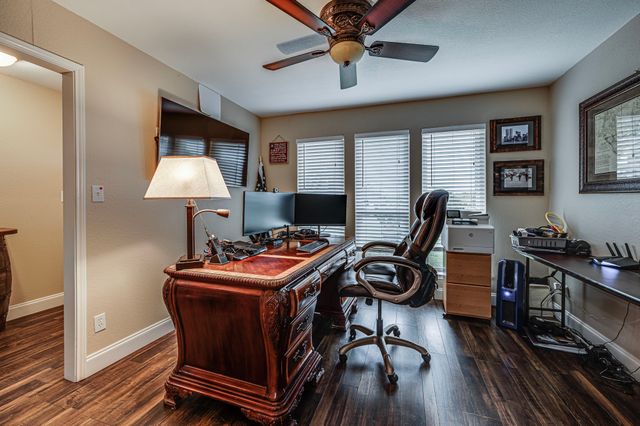 211 Willow Creek Court, Mansfield, TX 76063