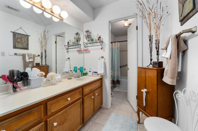 8401 Greenflint LN A & B, Austin, TX 78759