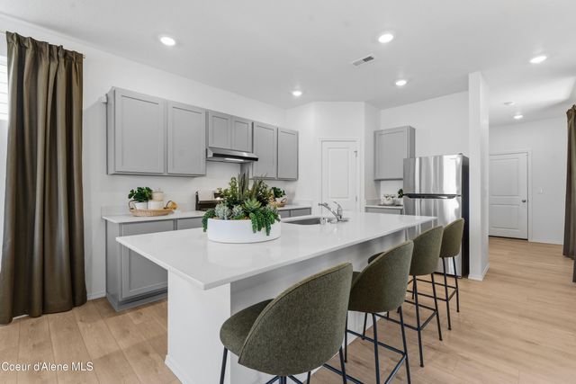 9214 N Spokane St, Post Falls, ID 83854