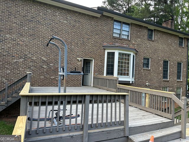6980 Oak Leaf Drive, Fairburn, GA 30213