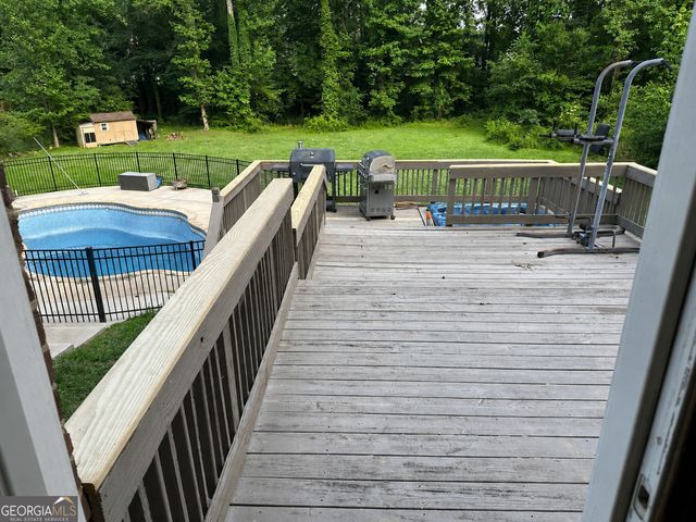 6980 Oak Leaf Drive, Fairburn, GA 30213