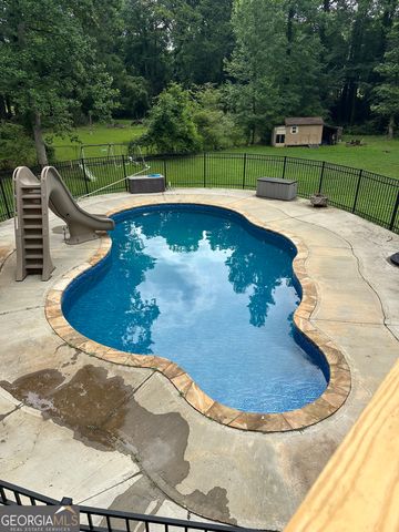 6980 Oak Leaf Drive, Fairburn, GA 30213