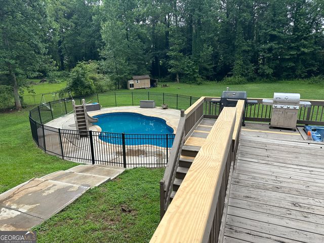 6980 Oak Leaf Drive, Fairburn, GA 30213