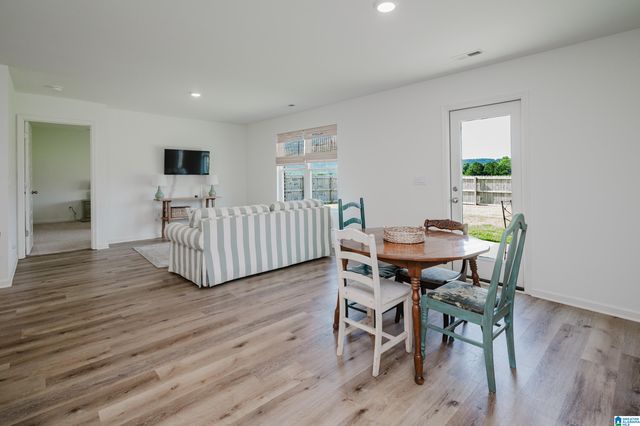 6982 SOUTHERN TRACE LOOP, Leeds, AL 35094