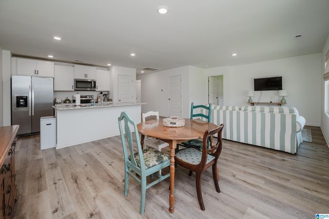 6982 SOUTHERN TRACE LOOP, Leeds, AL 35094