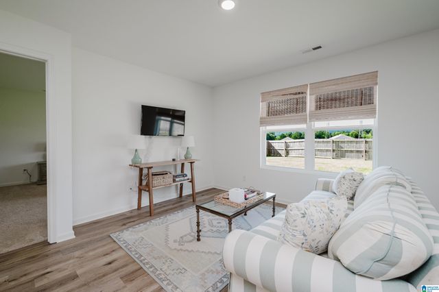 6982 SOUTHERN TRACE LOOP, Leeds, AL 35094