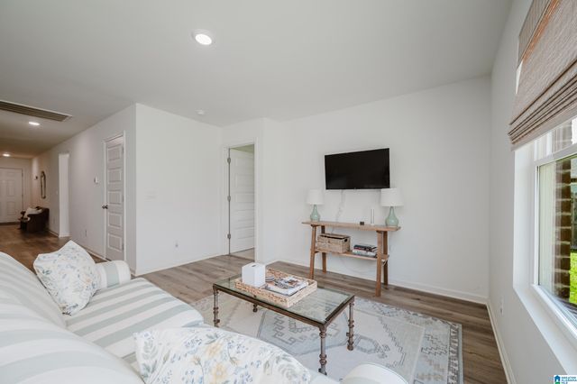 6982 SOUTHERN TRACE LOOP, Leeds, AL 35094