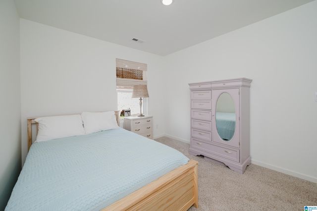 6982 SOUTHERN TRACE LOOP, Leeds, AL 35094
