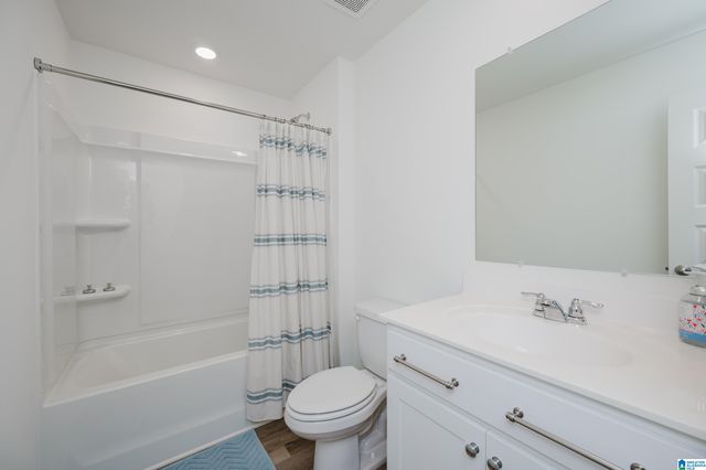 6982 SOUTHERN TRACE LOOP, Leeds, AL 35094