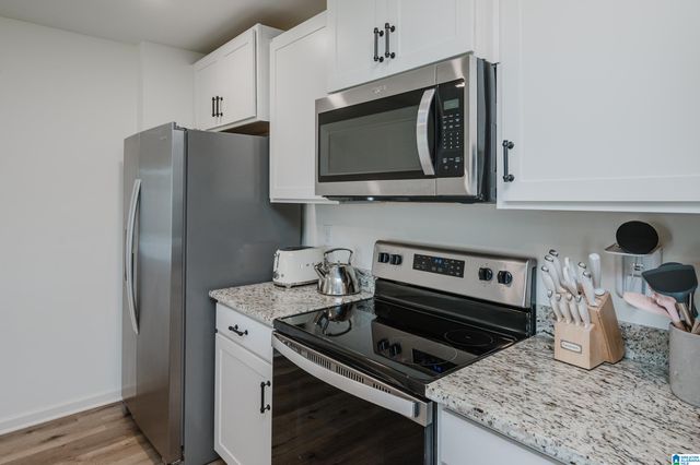 6982 SOUTHERN TRACE LOOP, Leeds, AL 35094