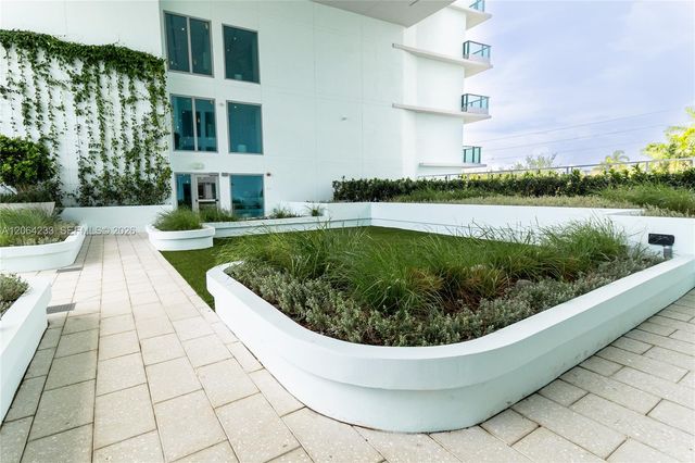 9221 E Bay Harbor Drive 307, Bay Harbor Islands, FL 33154