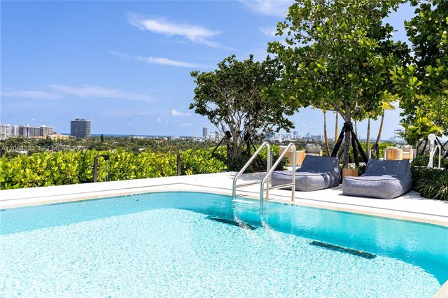 9221 E Bay Harbor Drive 307, Bay Harbor Islands, FL 33154