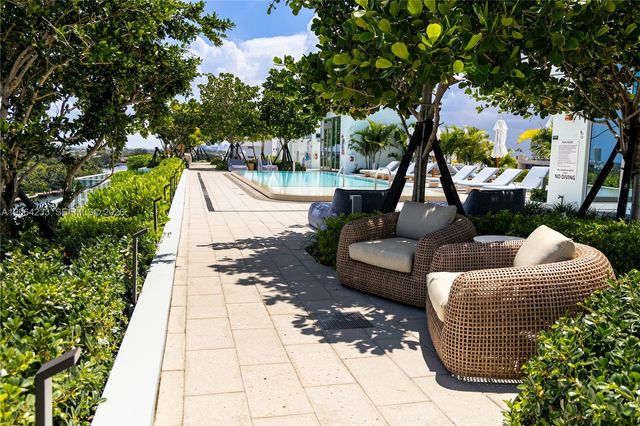 9221 E Bay Harbor Drive 307, Bay Harbor Islands, FL 33154