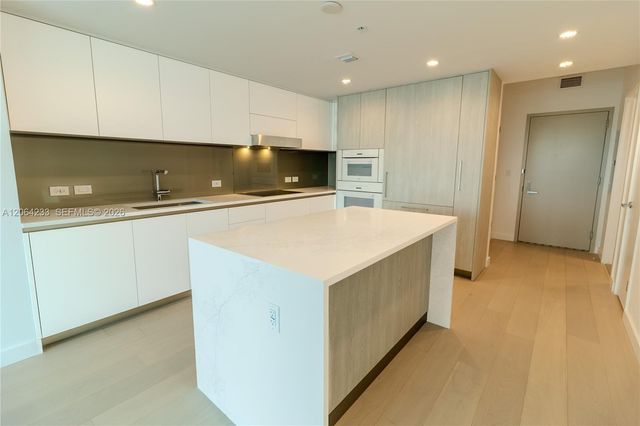 9221 E Bay Harbor Drive 307, Bay Harbor Islands, FL 33154