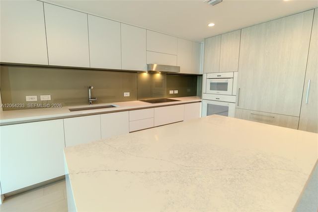 9221 E Bay Harbor Drive 307, Bay Harbor Islands, FL 33154