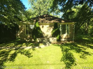 22500 Sumpter Road, Belleville, MI 48111
