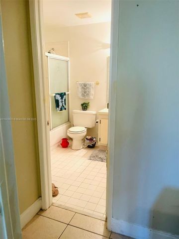 10023 Winding Lake Rd 203, Sunrise, FL 33351
