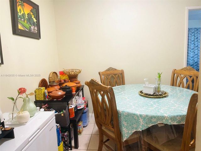 10023 Winding Lake Rd 203, Sunrise, FL 33351