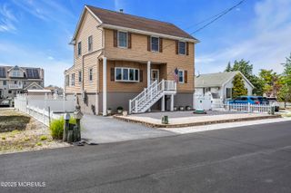3 Woodhaven Road, Toms River, NJ 08753
