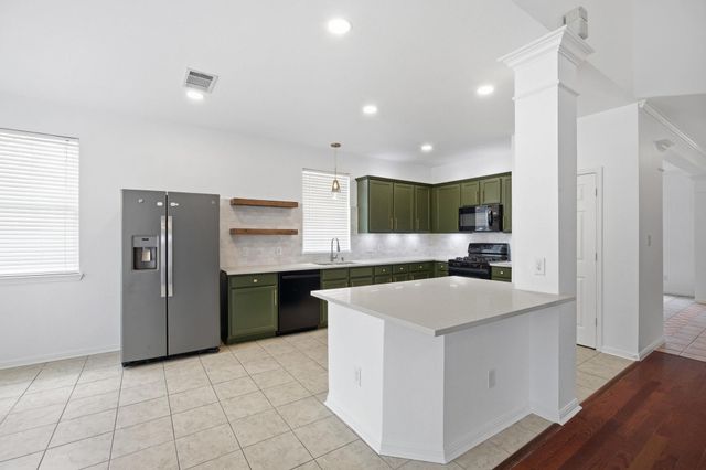 4301 Hoffman DR, Austin, TX 78749