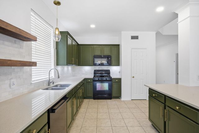 4301 Hoffman DR, Austin, TX 78749