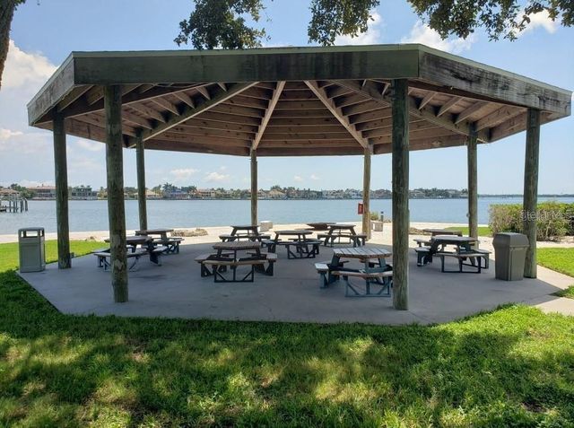 5130 BRITTANY DRIVE S 604, St Petersburg, FL 33715