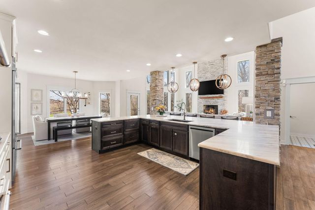 359 W Sandhurst Drive, Valparaiso, IN 46385