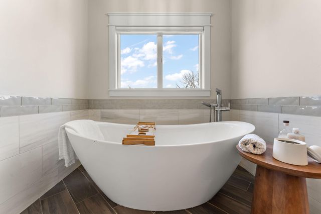 359 W Sandhurst Drive, Valparaiso, IN 46385