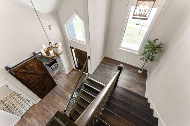359 W Sandhurst Drive, Valparaiso, IN 46385