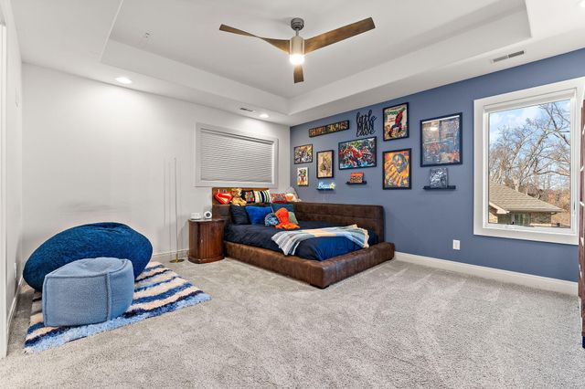 359 W Sandhurst Drive, Valparaiso, IN 46385