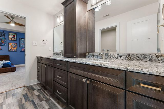 359 W Sandhurst Drive, Valparaiso, IN 46385
