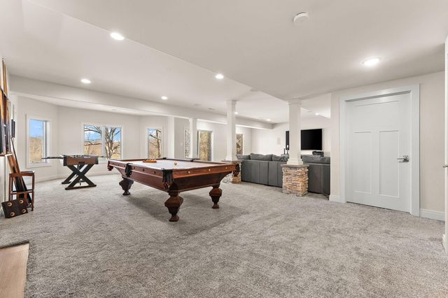 359 W Sandhurst Drive, Valparaiso, IN 46385