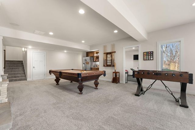 359 W Sandhurst Drive, Valparaiso, IN 46385