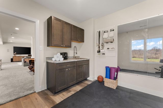 359 W Sandhurst Drive, Valparaiso, IN 46385
