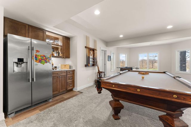359 W Sandhurst Drive, Valparaiso, IN 46385
