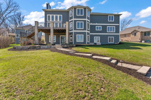 359 W Sandhurst Drive, Valparaiso, IN 46385