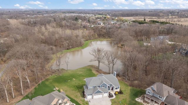 359 W Sandhurst Drive, Valparaiso, IN 46385