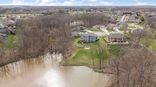 359 W Sandhurst Drive, Valparaiso, IN 46385